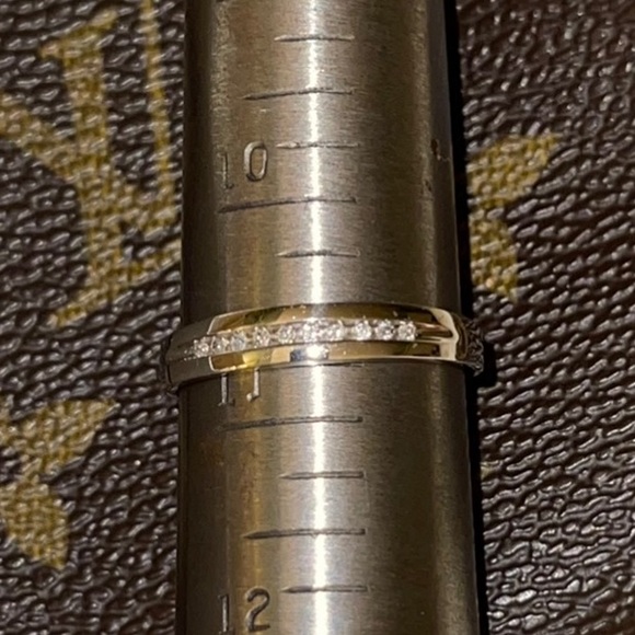 Diamond Gold Ring - Picture 3 of 8